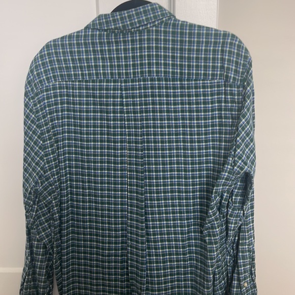 Green 100% cotton Vineyard Vines Button down shirt. Size Large. Worn once - Picture 3 of 3